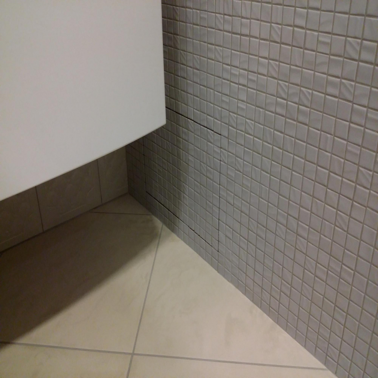 Люки в интерьере Люкер, ревизионные сантехнические люки