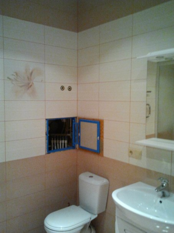 Люки в интерьере Люкер, ревизионные сантехнические люки