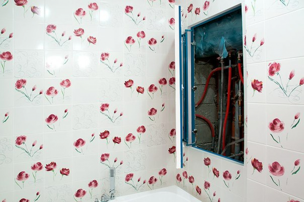 Люки в интерьере Люкер, ревизионные сантехнические люки